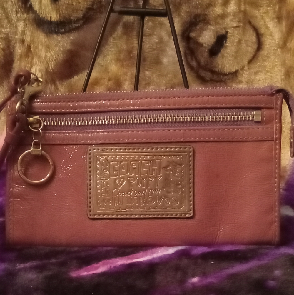 Coach Poppy Purple Leather Wristlet EUC